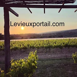 Bed & Breakfast Le Vieux Portail, Saint-Saturnin-d'Apt