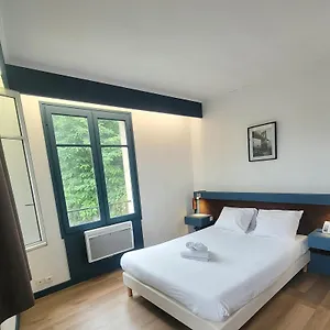 ** Hotel The Originals Access, France